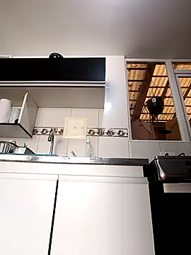 Bonny Klote online show from 12/18/25, 02:54