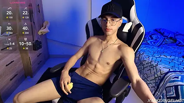 Angelligth online show from 02/25/26, 03:51