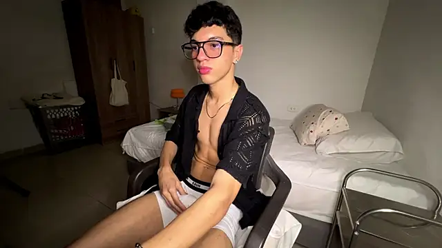 Angelligth online show from 11/25/25, 03:40