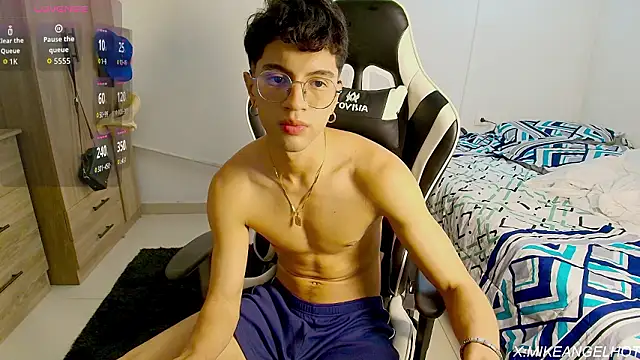 Angelligth online show from 03/30/26, 03:41