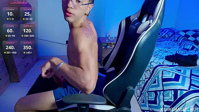 Angelligth online show from 04/07/26, 03:41