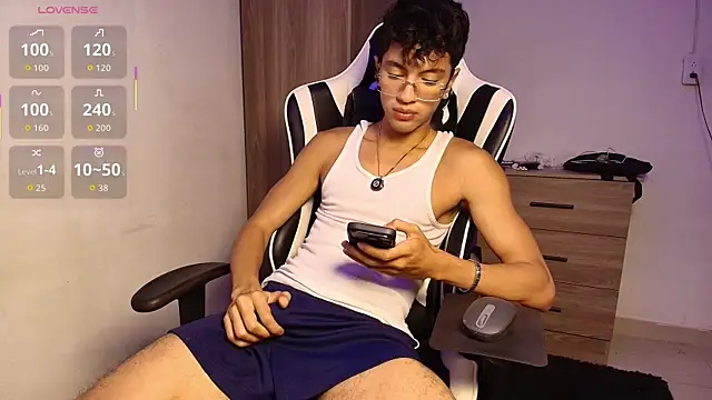 Snapshot of Angelligth chatting on 07/16/26, 03:47 Angelligth online show from 07/16/26, 03:47