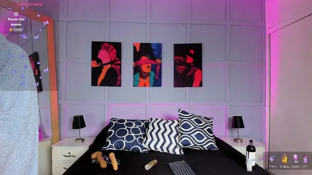 Elizabeth Santos online show from 12/16/25, 01:43