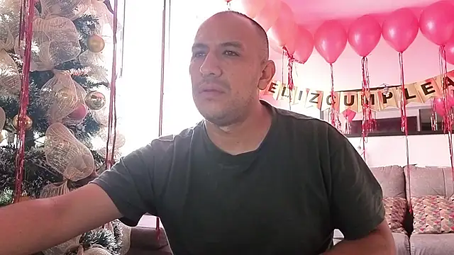 sackboy26 online show from 12/22/25, 12:38