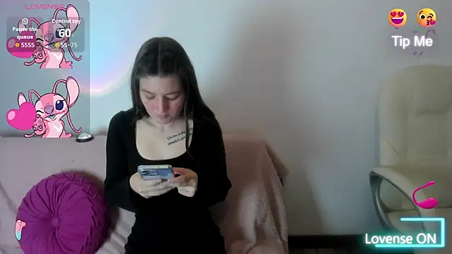 Tesa cute online show from 11/12/25, 10:46