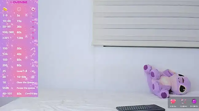 Snapshot of _violetadulce chatting on 12/23/24, 03:40 violetadulce online show from 12/23/24, 03:40