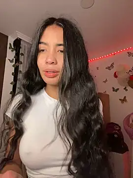 lina pink online show from 12/30/24, 11:38