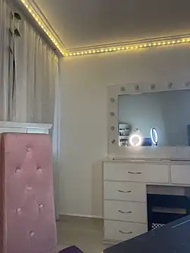 lina pink online show from 03/03/26, 10:17