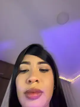 lina pink online show from 04/29/26, 12:04