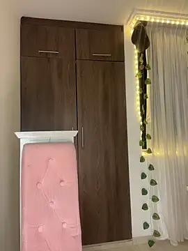 Snapshot of lina_pink chatting on 02/03/26, 04:21 lina pink online show from 02/03/26, 04:21