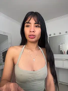 lina pink online show from 12/05/25, 05:22