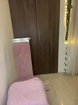 Snapshot of lina_pink chatting on 02/11/26, 03:28 lina pink online show from 02/11/26, 03:28