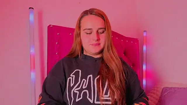 evy orange1 online show from 11/17/25, 04:05