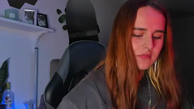 evy orange1 online show from 02/14/26, 04:45