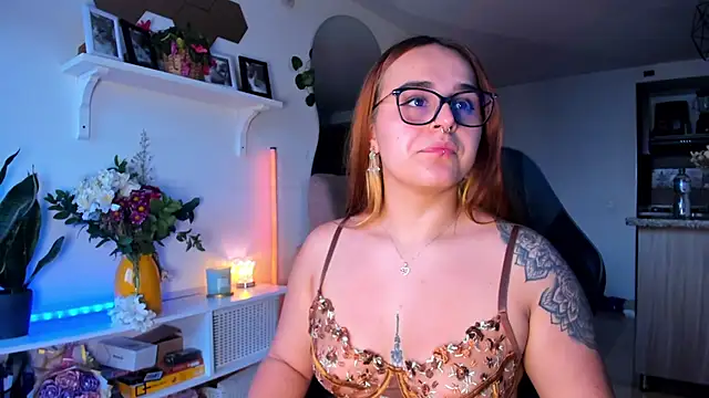 evy orange1 online show from 03/04/26, 11:18