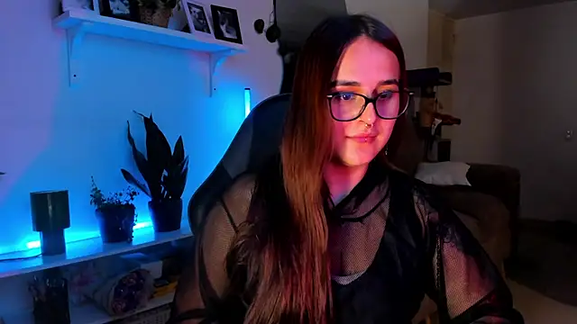 evy orange1 online show from 03/25/26, 12:11