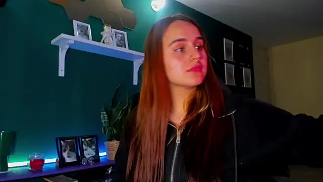 evy orange1 online show from 05/07/26, 12:04