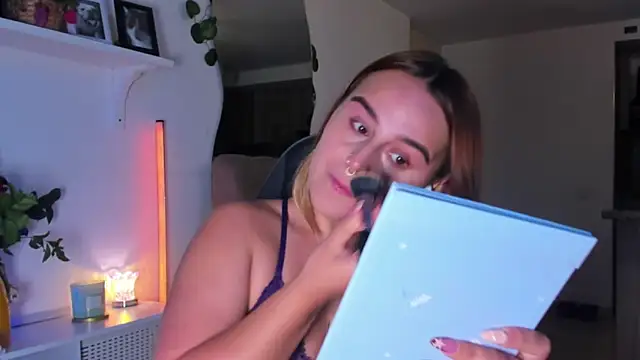 evy orange1 online show from 03/03/26, 11:12