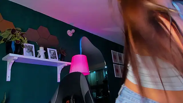 evy orange1 online show from 04/15/26, 01:33