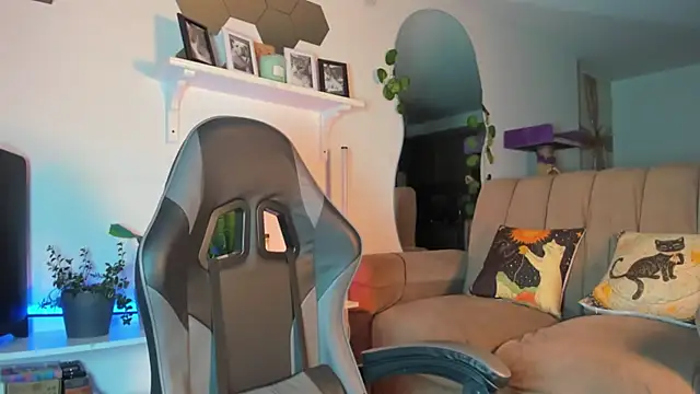 evy orange1 online show from 01/17/26, 03:54