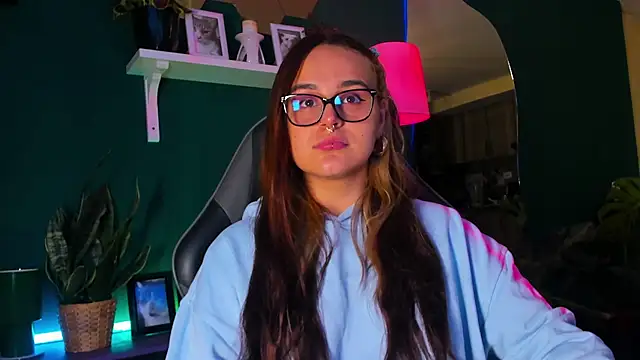 evy orange1 online show from 04/16/26, 01:06