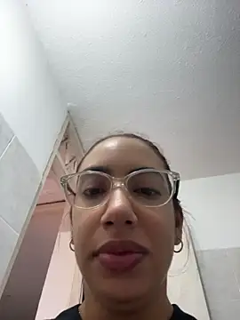 Snapshot of Heratemporal chatting on 05/19/26, 01:29 Heratemporal online show from 05/19/26, 01:29
