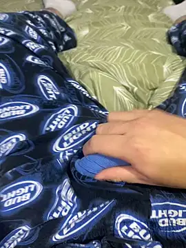 josle24 online show from 12/17/24, 05:51