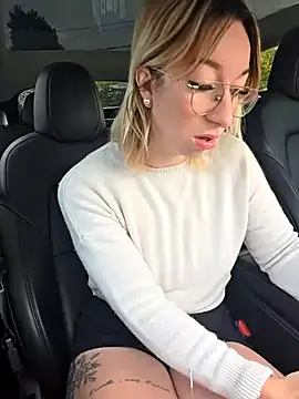 Snapshot of Giuliana_baby chatting on 11/05/25, 08:50 Giuliana baby online show from 11/05/25, 08:50