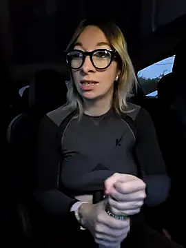 Snapshot of Giuliana_baby chatting on 10/22/25, 06:24 Giuliana baby online show from 10/22/25, 06:24