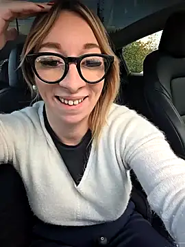 Snapshot of Giuliana_baby chatting on 10/23/25, 04:05 Giuliana baby online show from 10/23/25, 04:05