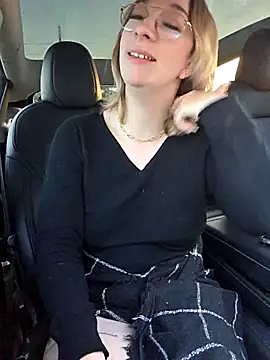 Snapshot of Giuliana_baby chatting on 11/30/25, 07:53 Giuliana baby online show from 11/30/25, 07:53