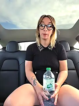 Snapshot of Giuliana_baby chatting on 09/29/25, 07:48 Giuliana baby online show from 09/29/25, 07:48