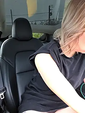 Snapshot of Giuliana_baby chatting on 11/10/25, 08:41 Giuliana baby online show from 11/10/25, 08:41