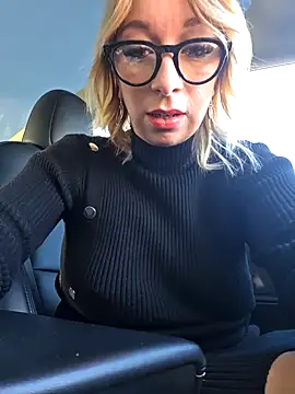 Snapshot of Giuliana_baby chatting on 10/17/25, 08:39 Giuliana baby online show from 10/17/25, 08:39