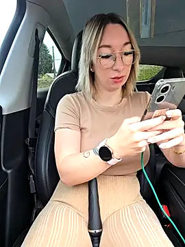 Snapshot of Giuliana_baby chatting on 11/13/25, 08:51 Giuliana baby online show from 11/13/25, 08:51