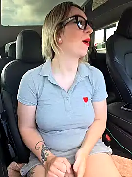 Snapshot of Giuliana_baby chatting on 10/10/25, 09:10 Giuliana baby online show from 10/10/25, 09:10