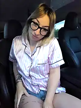 Snapshot of Giuliana_baby chatting on 09/25/25, 05:46 Giuliana baby online show from 09/25/25, 05:46