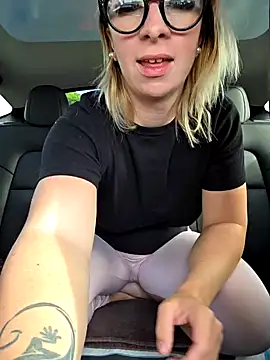 Snapshot of Giuliana_baby chatting on 10/04/25, 08:49 Giuliana baby online show from 10/04/25, 08:49