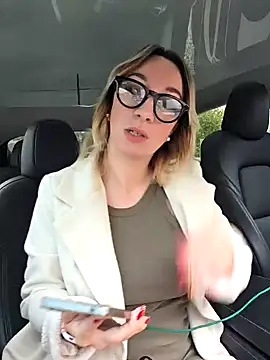 Snapshot of Giuliana_baby chatting on 10/28/25, 07:40 Giuliana baby online show from 10/28/25, 07:40