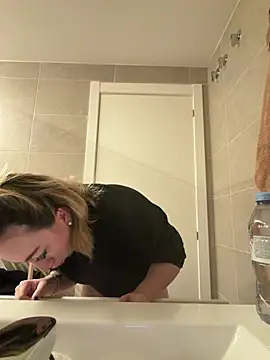 Snapshot of Giuliana_baby chatting on 02/17/26, 07:27 Giuliana baby online show from 02/17/26, 07:27