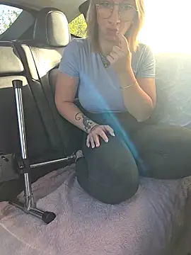 Snapshot of Giuliana_baby chatting on 11/17/25, 09:13 Giuliana baby online show from 11/17/25, 09:13