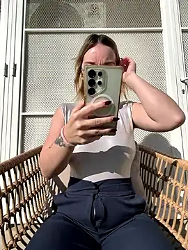 Snapshot of Giuliana_baby chatting on 02/19/26, 09:39 Giuliana baby online show from 02/19/26, 09:39