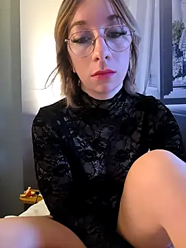 Snapshot of Giuliana_baby chatting on 11/23/25, 09:08 Giuliana baby online show from 11/23/25, 09:08