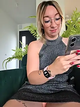 Snapshot of Giuliana_baby chatting on 11/06/25, 09:02 Giuliana baby online show from 11/06/25, 09:02