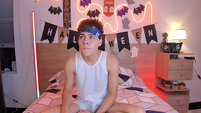 justinbiler online show from 10/22/25, 01:21