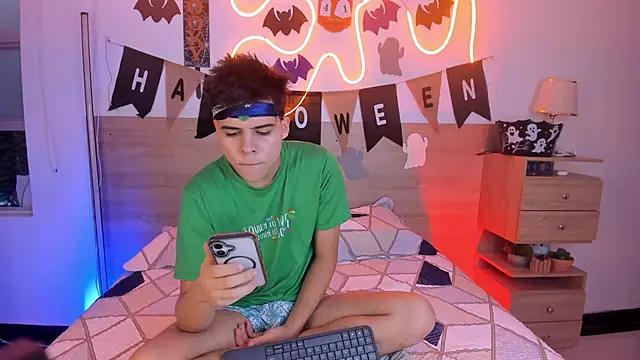 justinbiler online show from 10/24/25, 12:37