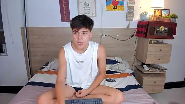 Snapshot of justinbiler chatting on 02/13/26, 10:10 justinbiler online show from 02/13/26, 10:10