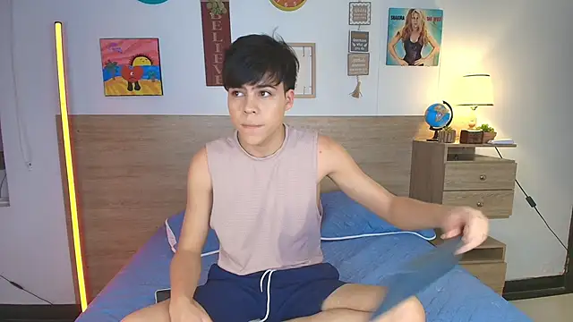 justinbiler online show from 09/21/25, 01:49