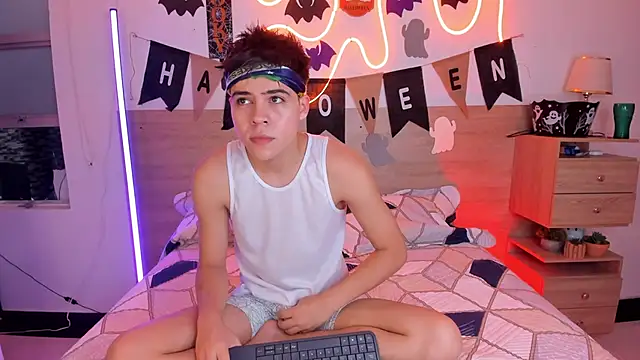 justinbiler online show from 10/26/25, 02:06