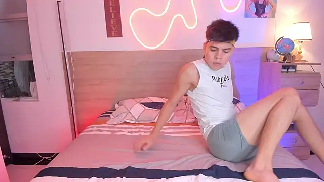 justinbiler online show from 10/21/25, 01:43